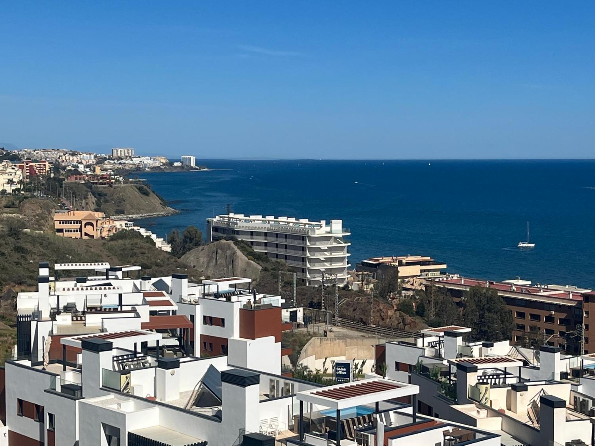 Luxe Coast Views-reserva Del-higueron-pool & Sea Lägenhet Málaga